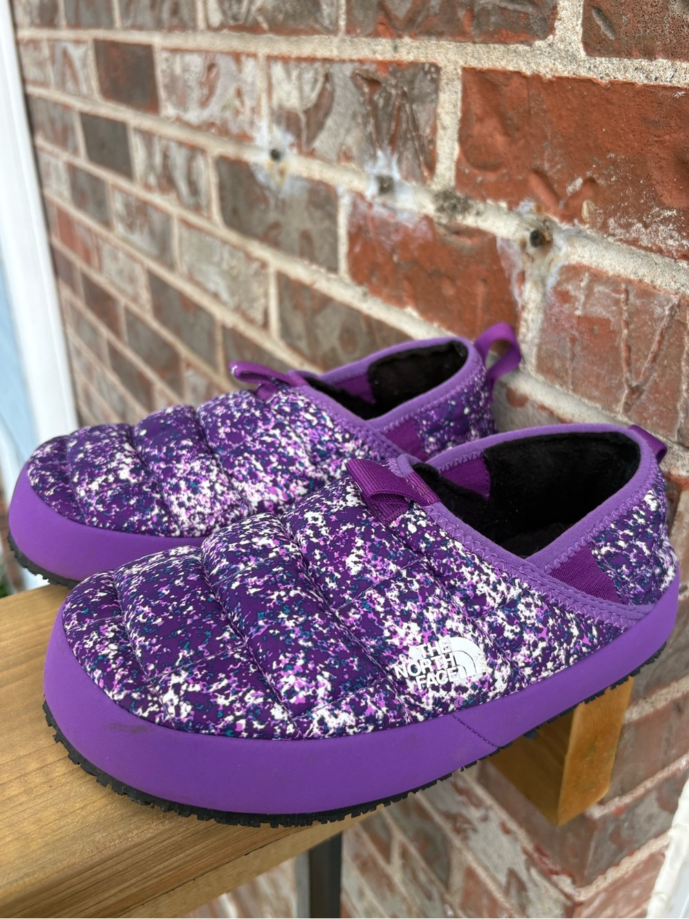 The North Face Youth ThermoBall Traction Mule II Kid’s Size 3